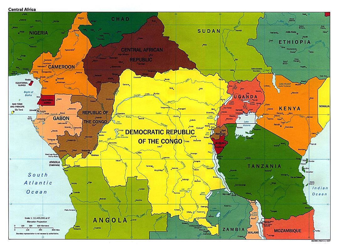 Mapa grande política detallada de África central con las principales ciudades - 1997
