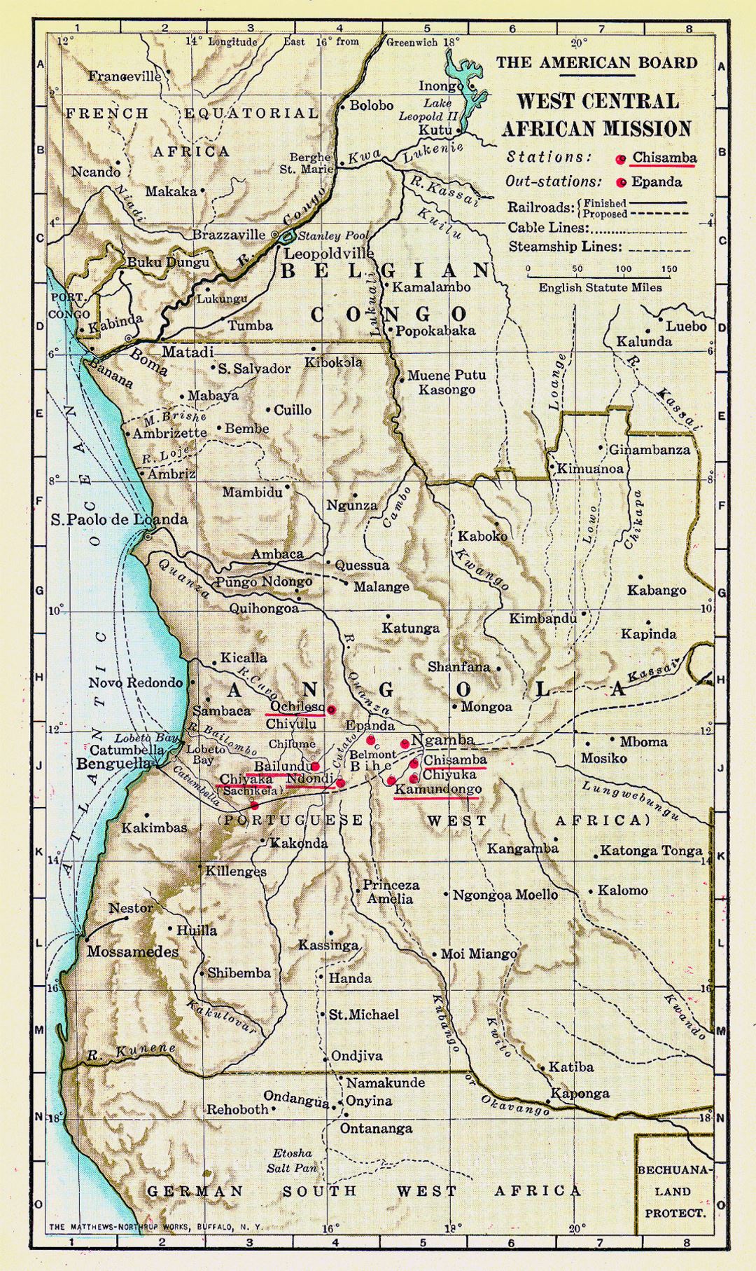 Detallado mapa antiguo de Angola con relieve, ferrocarriles y ciudades