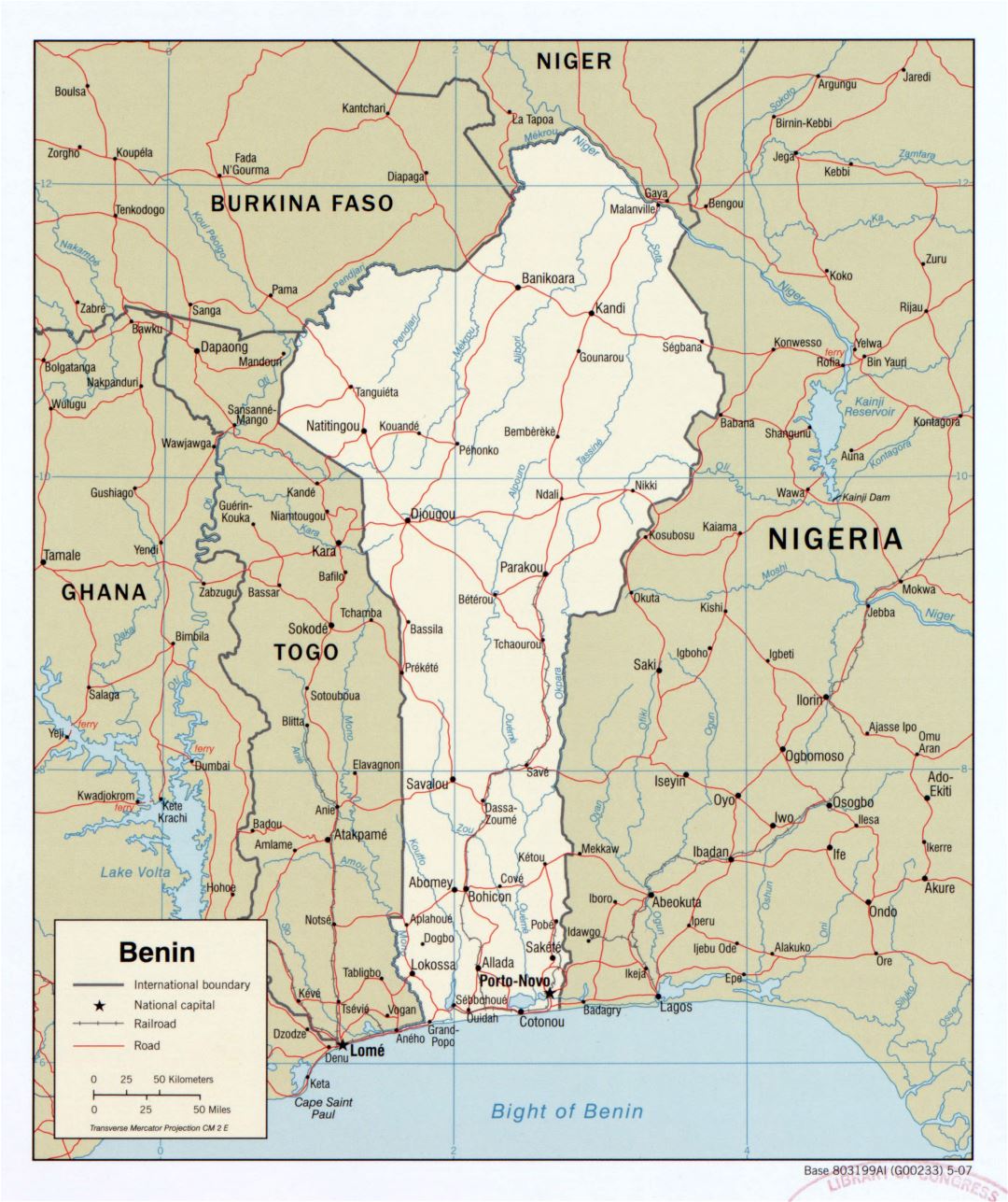 A gran escala detallado mapa político de Benin con carreteras, ferrocarriles y ciudades - 2007