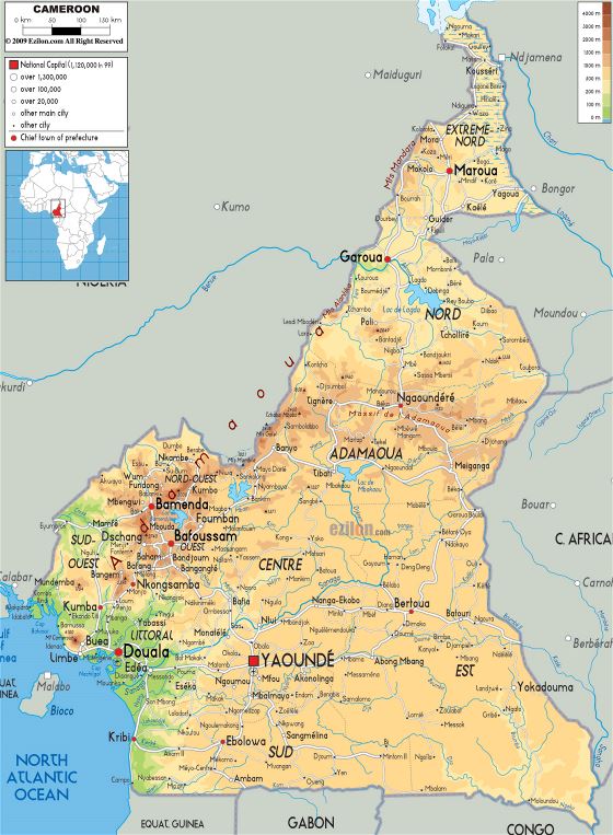 Grande mapa físico de Camerún con carreteras, ciudades y aeropuertos