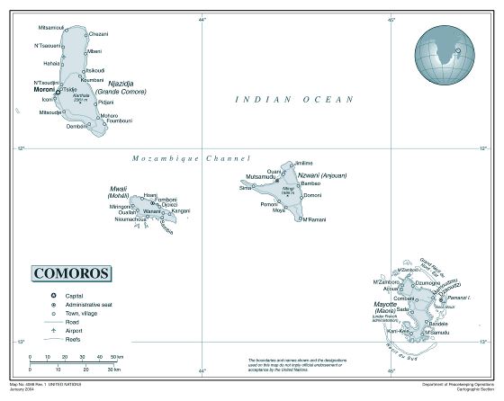 Grande detallado mapa político de Islas Comoras con carreteras, ciudades y aeropuertos