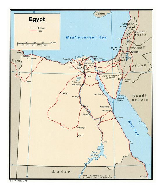 Detallado mapa político de Egipto con carreteras, ferrocarriles y principales ciudades - 1972