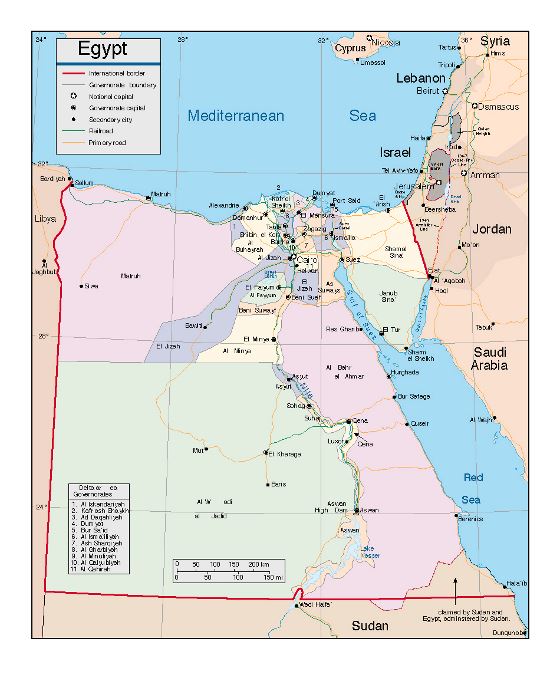 Político y administrativo mapa de Egipto con carreteras y principales ciudades