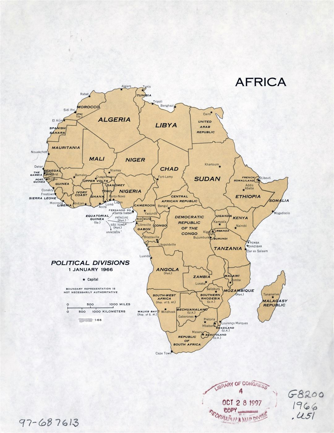 Gran detalle divisiones políticas mapa de África con capitales - enero de 1966