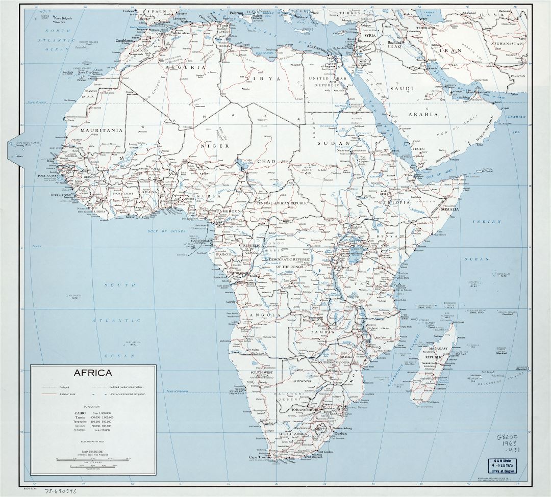 Gran escala del mapa político detallada de África, con marcas de capitales, las principales ciudades, carreteras, ferrocarriles y los nombres de los países - 1968