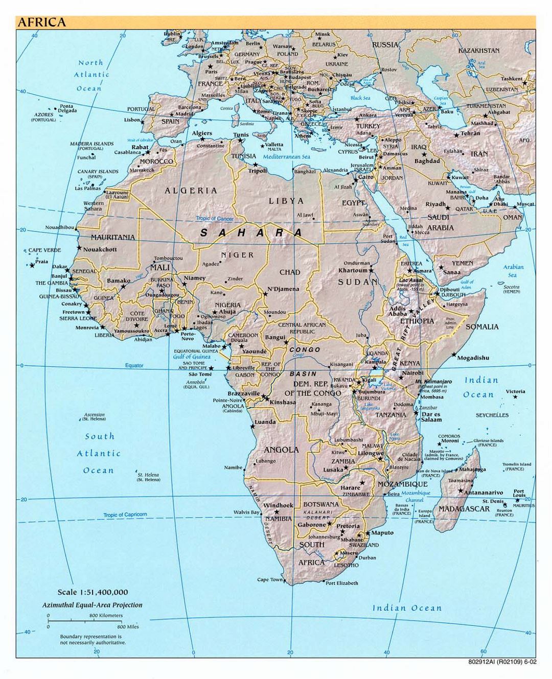 Mapa político grande de África, con alivio y capitales - 2002