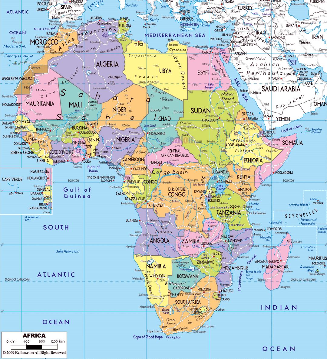 Mapa político grande de África, con las carreteras principales, las capitales y principales ciudades