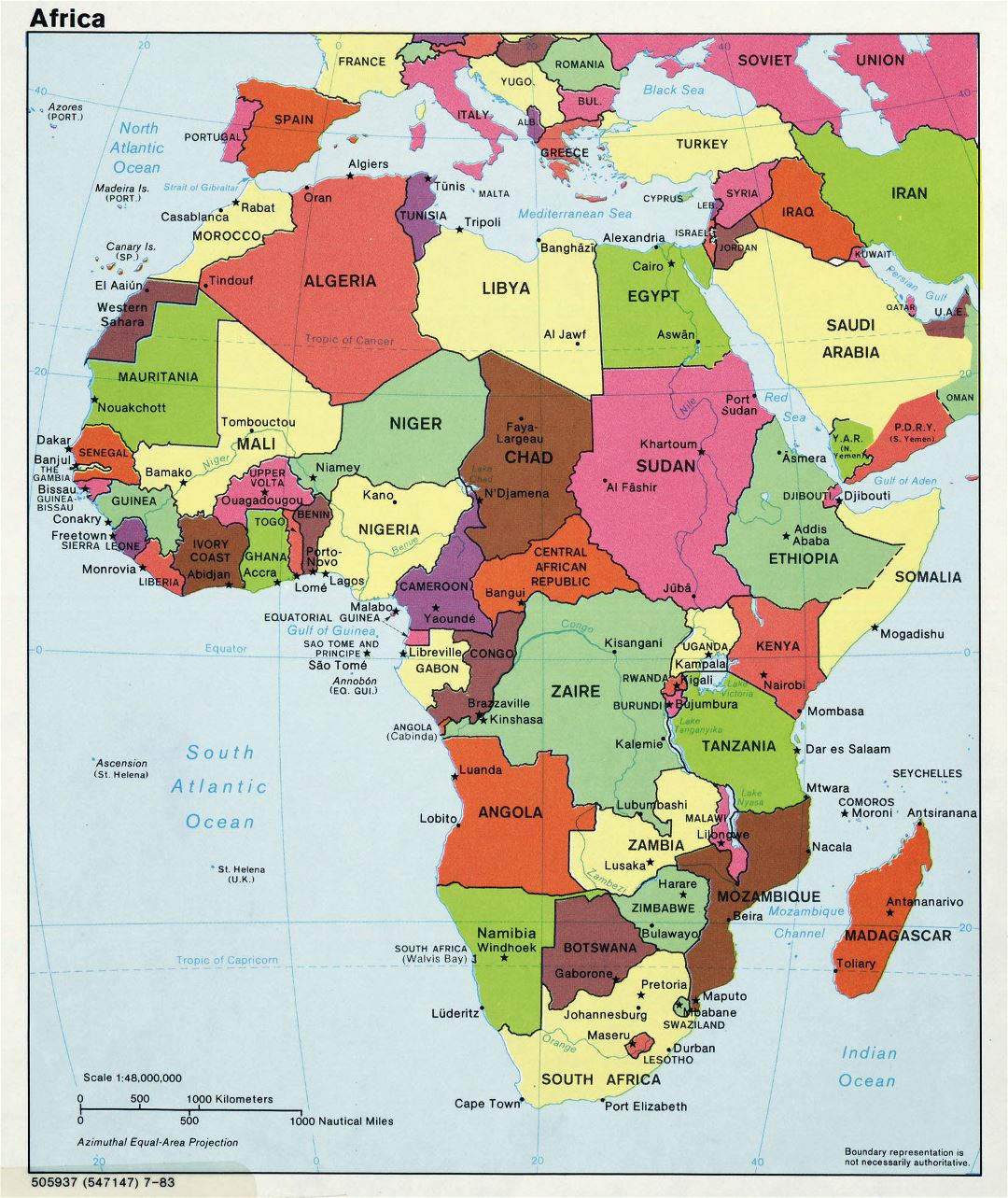 Mapa político grande de África con las principales ciudades y capitales - 1983