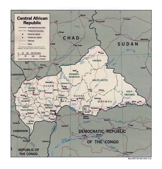 Detallado mapa político y administrativo de República Centroafricana con carreteras, ferrocarriles y principales ciudades - 2001