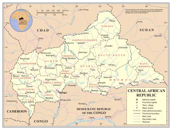 Grande detallado mapa político y administrativo de República Centroafricana con carreteras, ferrocarriles, principales ciudades y aeropuertos