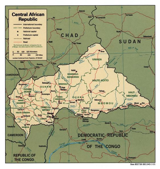 Grande detallado mapa político y administrativo de República Centroafricana con carreteras, ferrocarriles y principales ciudades - 2001
