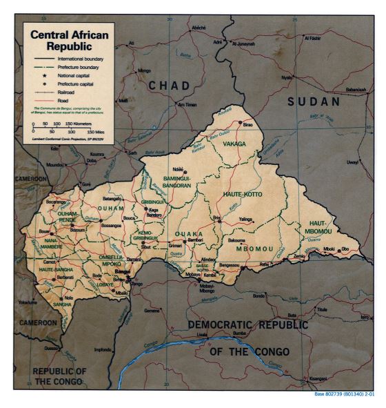 Grande detallado mapa político y administrativo de República Centroafricana con relieve, carreteras, ferrocarriles y principales ciudades - 2001