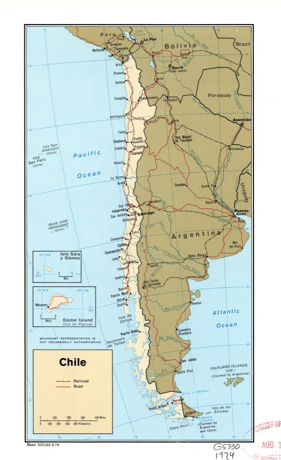 Grande mapa político de Chile con marcas de carreteras, ferrocarriles y principales ciudades - 1974