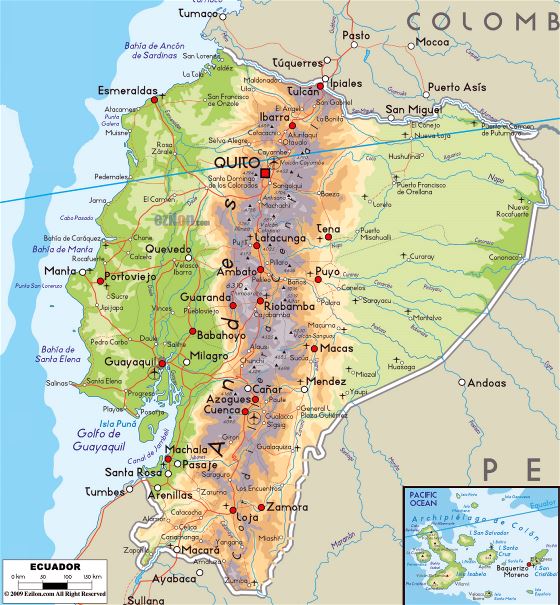 Grande mapa físico de Ecuador con carreteras, ciudades y aeropuertos