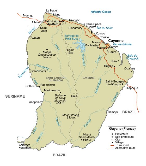 Grande detallado mapa político de Guayana Francesa con principales carreteras, pueblos y ciudades