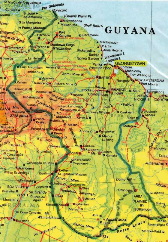 Detallado mapa de elevación de Guyana con carreteras y todas ciudades