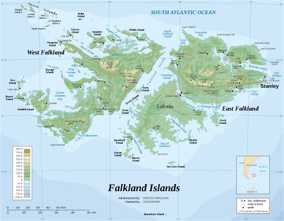 Grande detallado mapa físico de Islas Malvinas con carreteras y ciudades