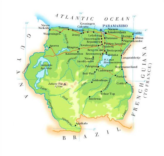 Detallado mapa de elevación de Surinam con carreteras, ciudades y aeropuertos