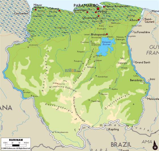Grande mapa físico de Surinam con carreteras, ciudades y aeropuertos