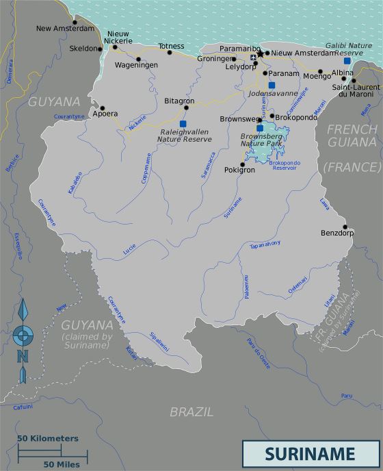 Grande mapa político de Surinam con ciudades