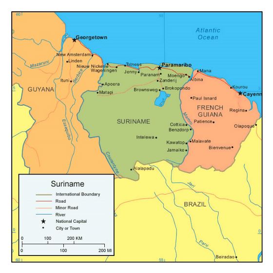 Mapa político de Surinam con ciudades y carreteras
