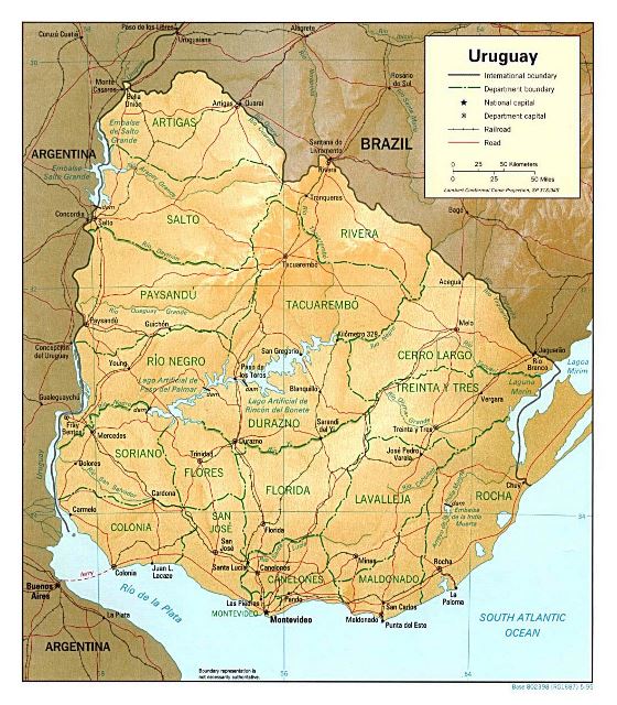 Grande mapa político y administrativo de Uruguay con relieve, carreteras y ciudades - 1995