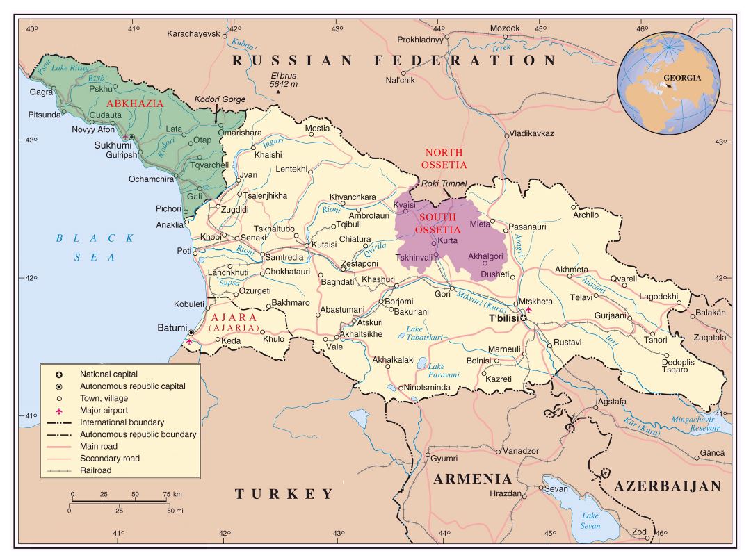 Grande detallado mapa político de Georgia, Abjasia y Osetia del Sur con carreteras, ferrocarriles, ciudades y aeropuertos