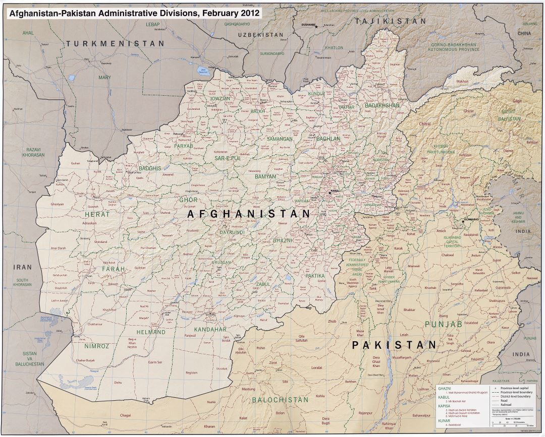 A gran escala mapa de administrativas divisiones de Afganistán y Pakistán con socorro, carreteras, ferrocarriles y principales ciudades - 2012