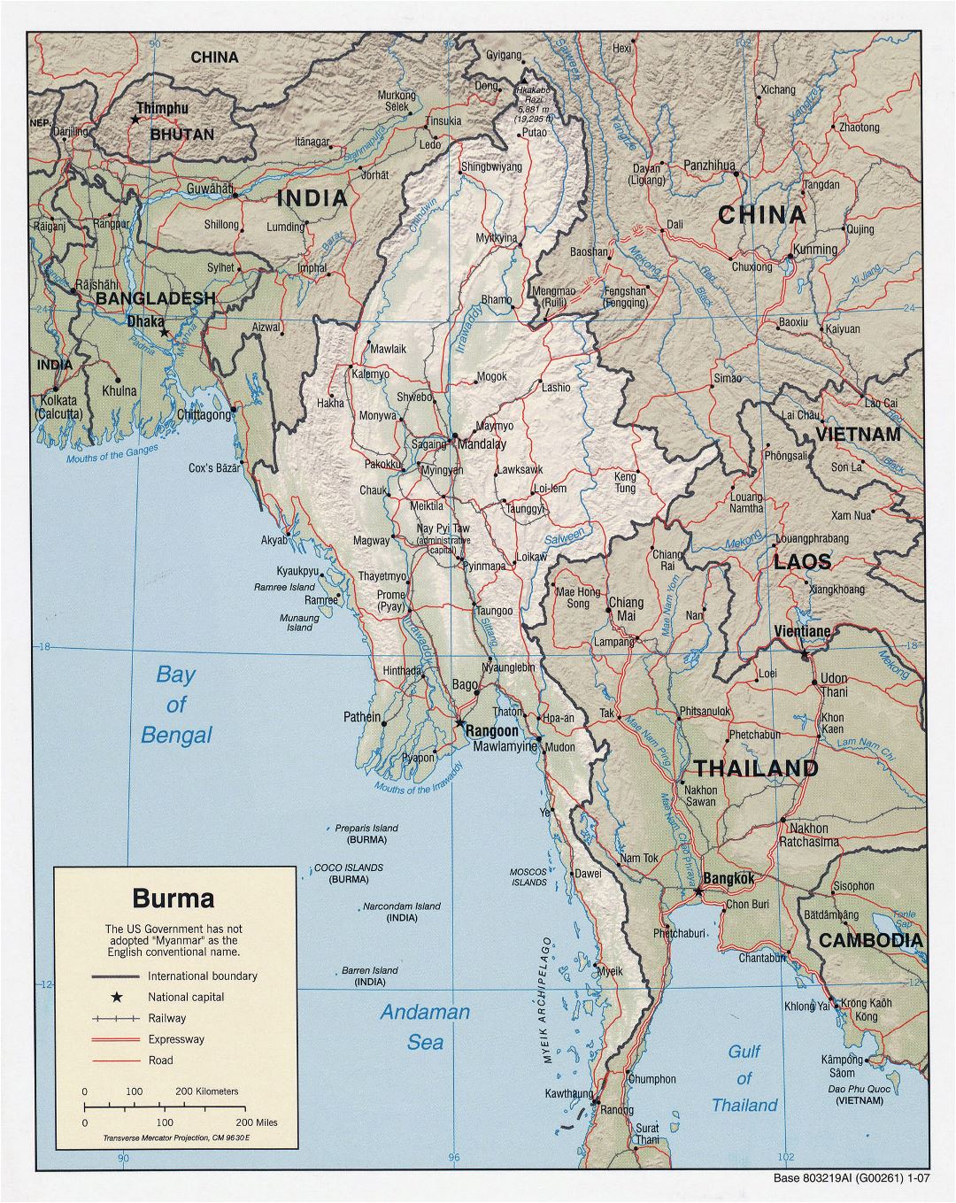 Grande detallado mapa político de Birmania (Myanmar) con socorro, carreteras, ferrocarriles y principales ciudades - 2007