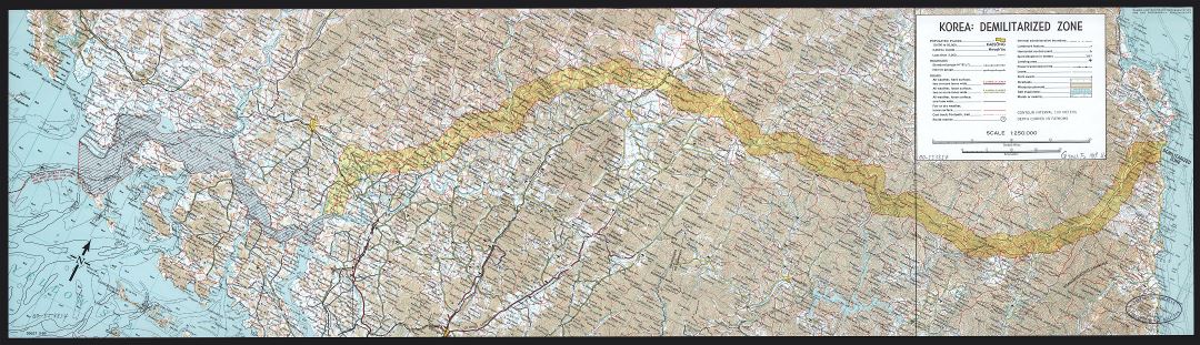 A gran escala detallado mapa de la zona desmilitarizada de Corea con relieve, carreteras, ferrocarriles, ciudades, aeropuertos y otras marcas - 1969