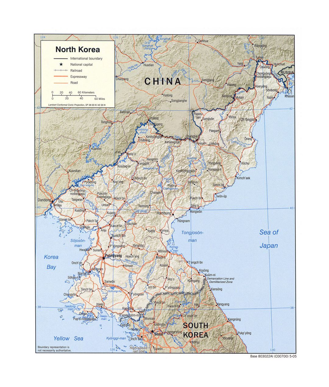 Detallado mapa político de Corea del Norte con socorro, carreteras, ferrocarriles y principales ciudades - 2005