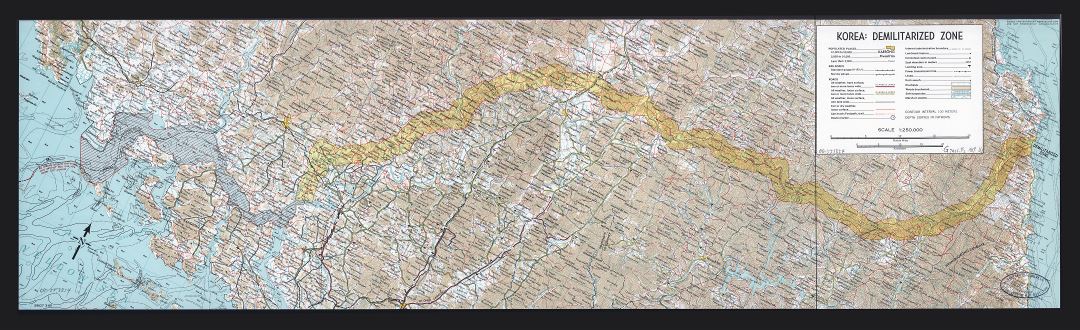 Grande detallado mapa topográfico de la zona desmilitarizada de Corea con carreteras, ferrocarriles, ciudades, aeropuertos y otras marcas - 1969