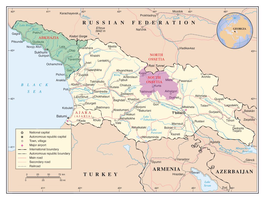 Grande detallado mapa político de Georgia, Abjasia y Osetia del Sur con carreteras, ferrocarriles, ciudades y aeropuertos