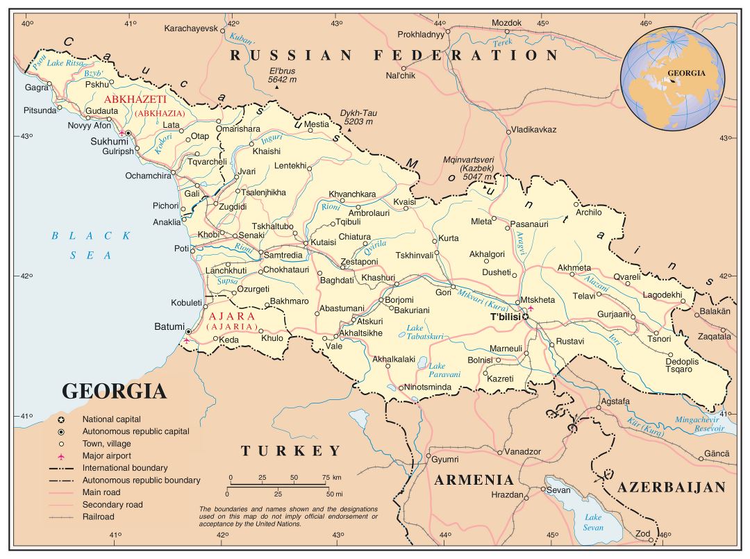 Grande detallado mapa político de Georgia con carreteras, ferrocarriles, ciudades y aeropuertos