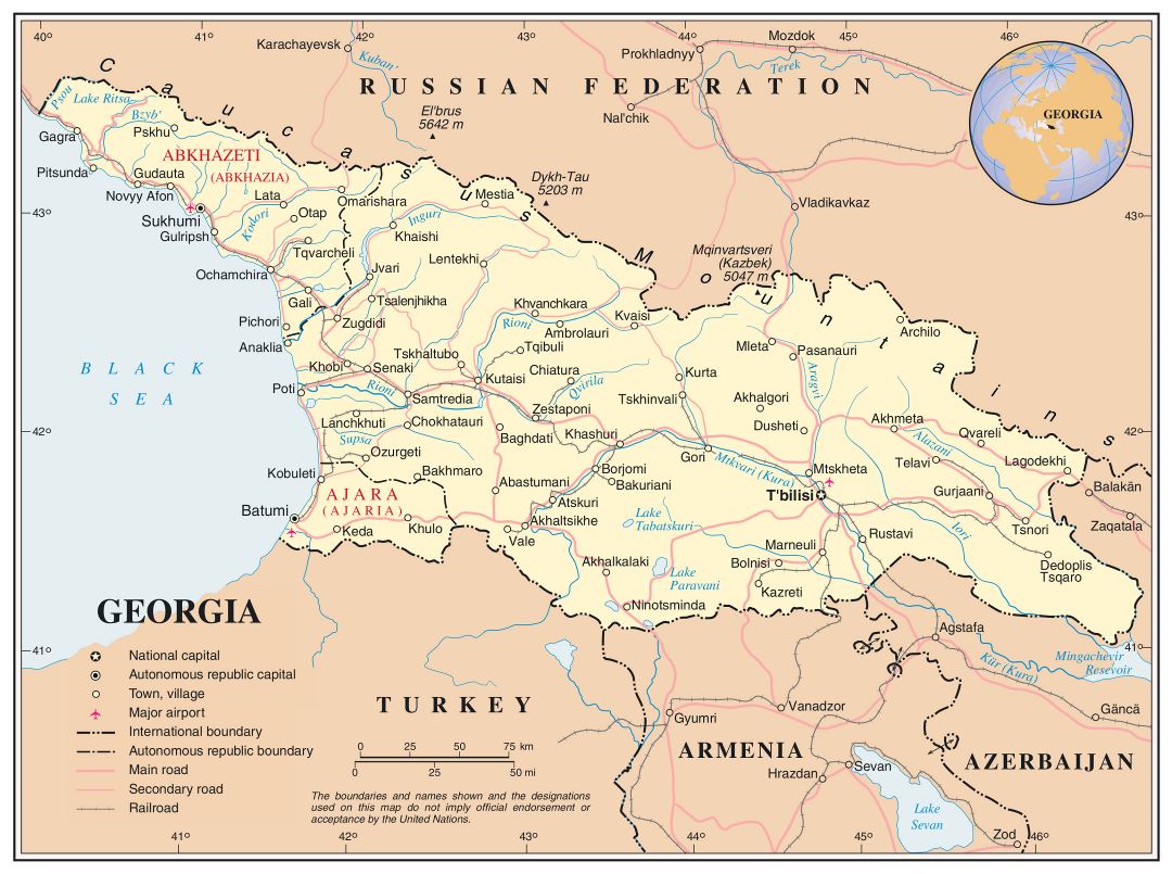 Grande detallado mapa político de Georgia con carreteras, ferrocarriles, ciudades y aeropuertos
