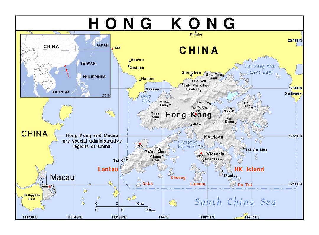 Detallado mapa político de Hong Kong con relieve