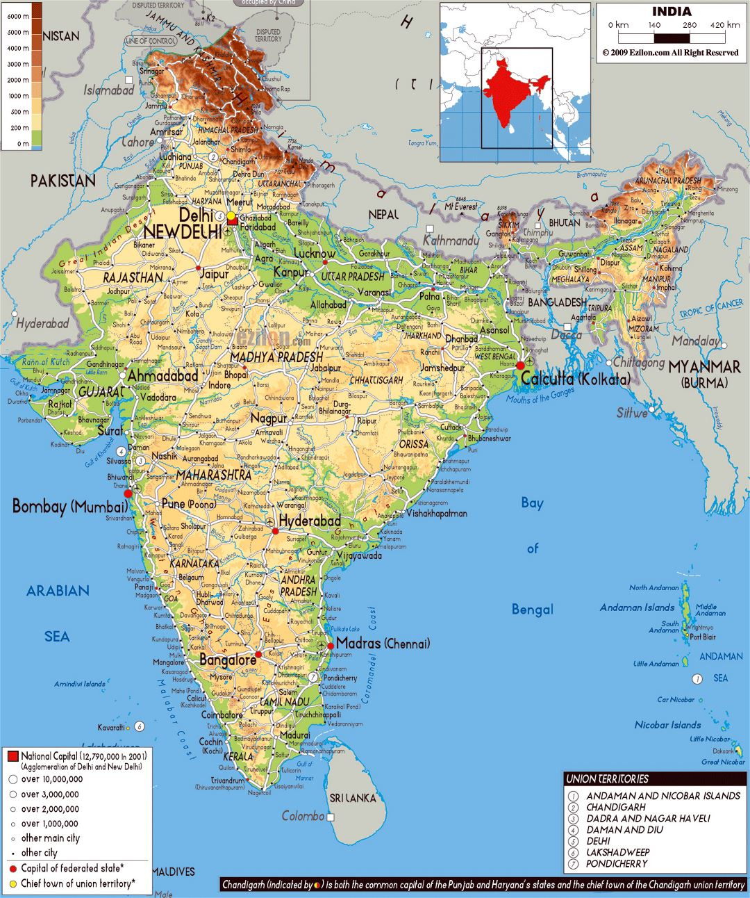 Grande mapa físico de la India con carreteras, ciudades y aeropuertos