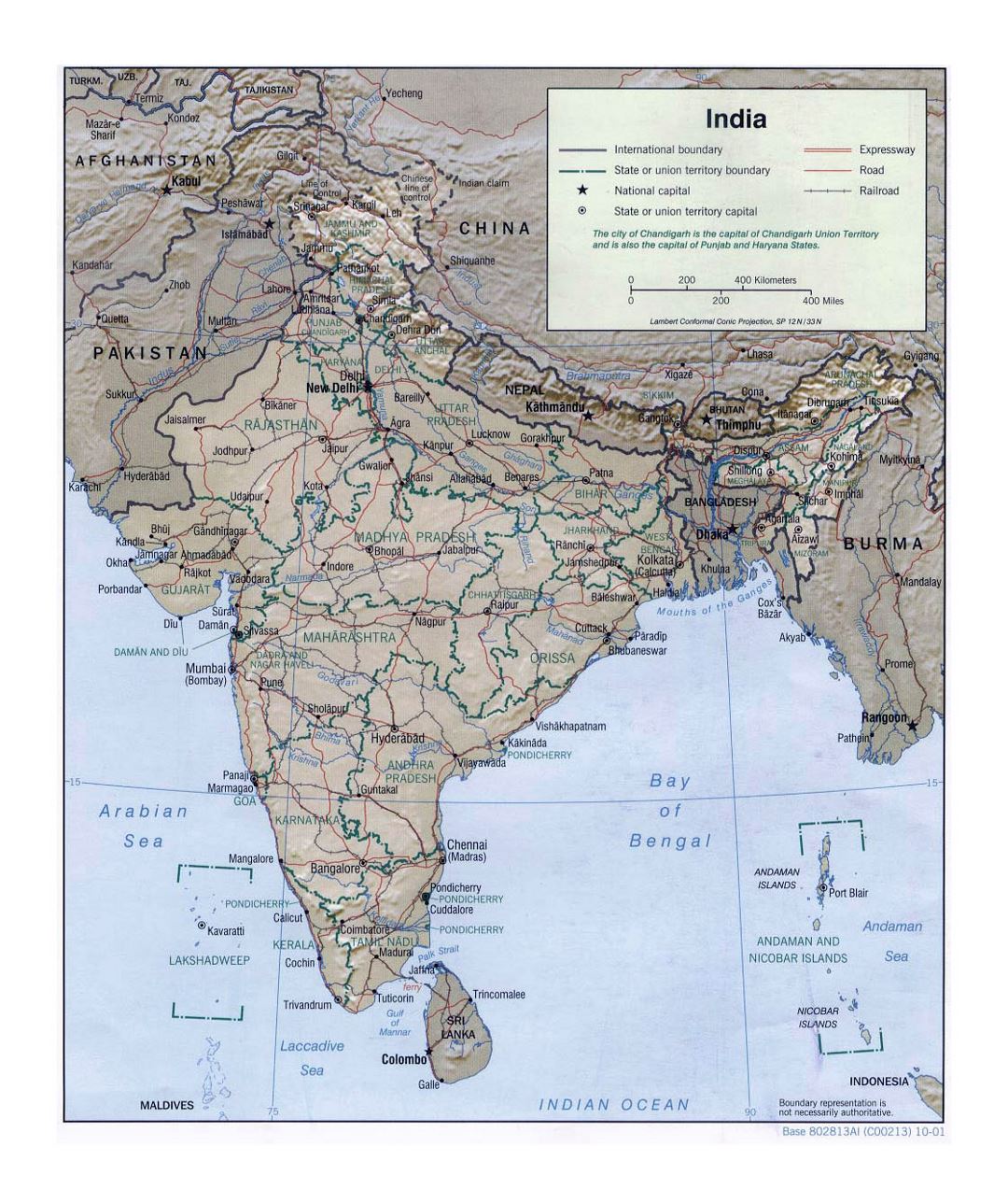 Grande mapa político y administrativo de la India con relieve, carreteras, ferrocarriles y grandes ciudades - 2001