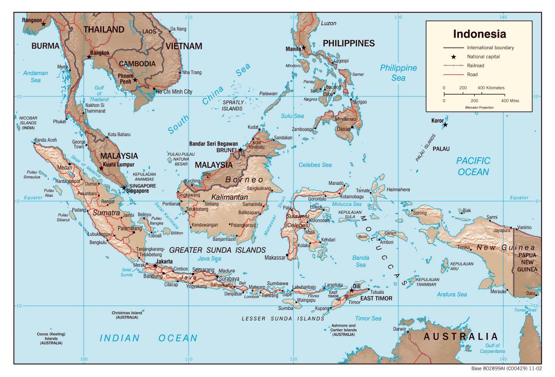 Grande detallado mapa político de Indonesia con socorro, carreteras y principales ciudades - 2002