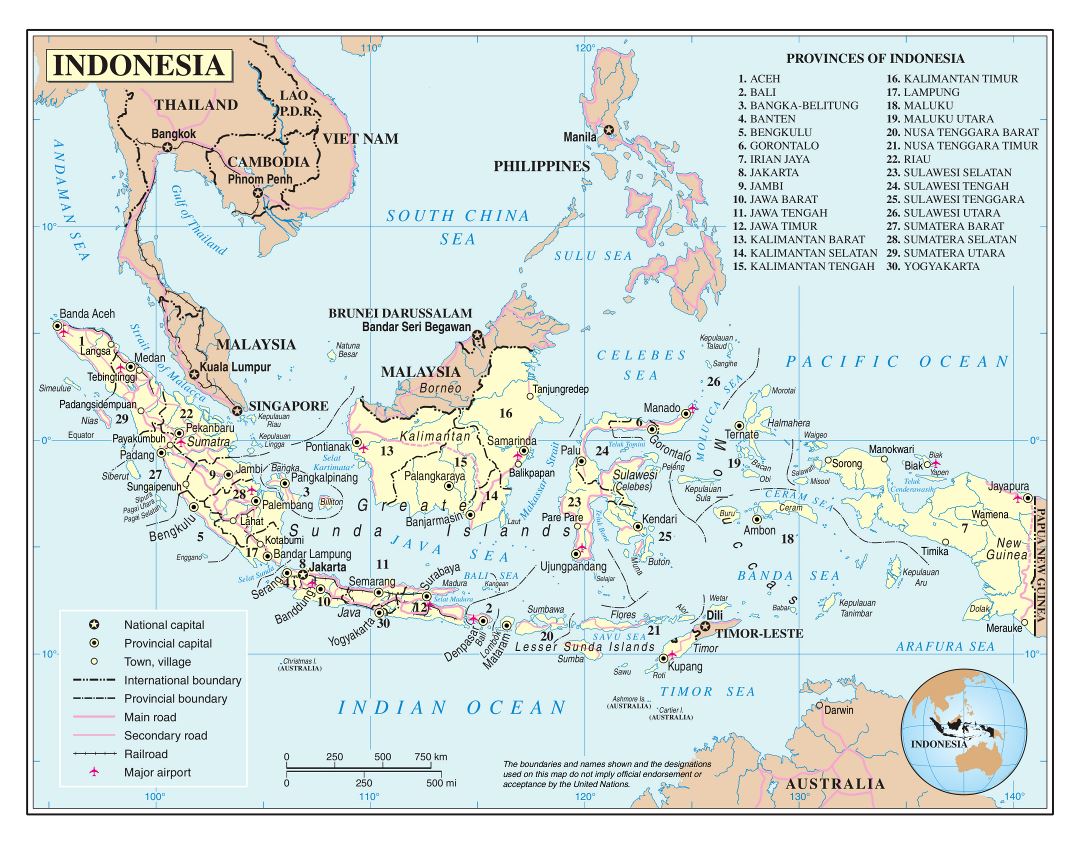 Grande detallado mapa político y administrativo de Indonesia con carreteras, principales ciudades y aeropuertos