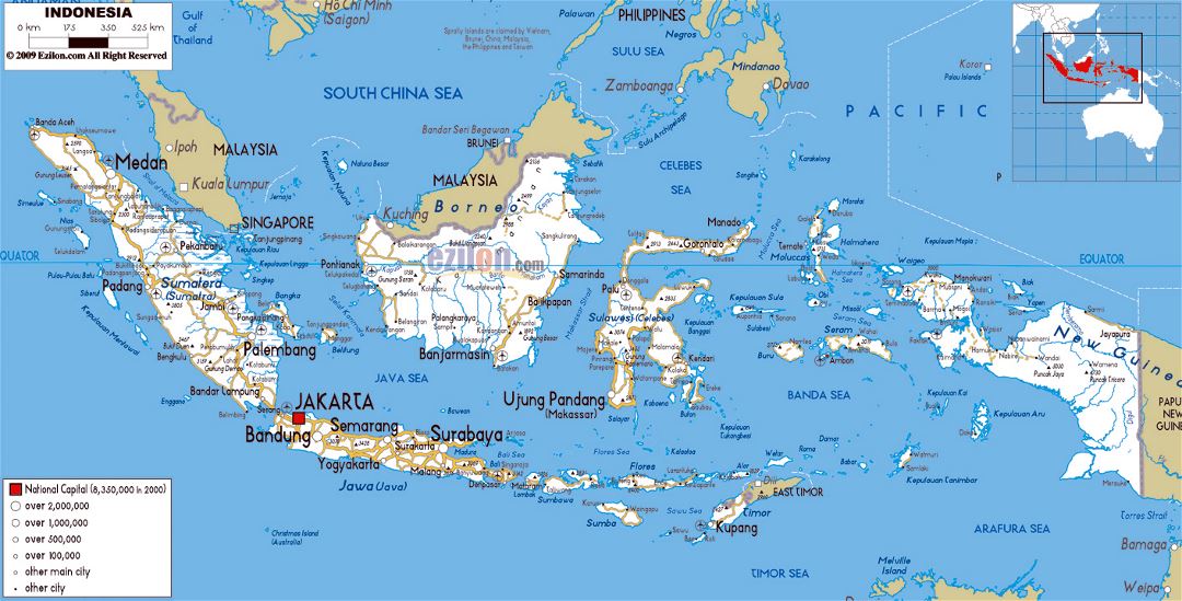 Grande mapa de carreteras de Indonesia con ciudades y aeropuertos