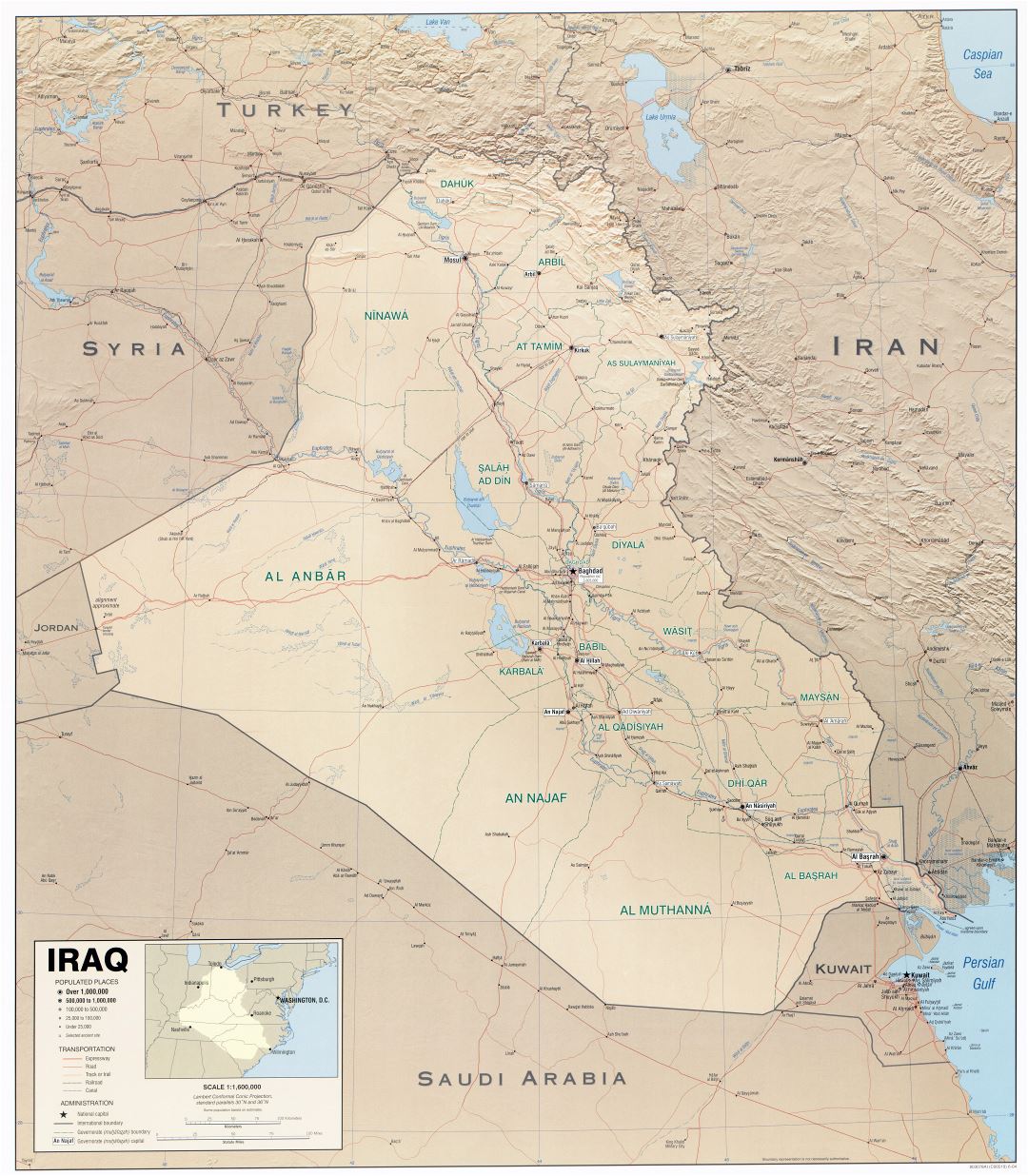 A gran escala mapa político de Iraq con relieve y otras marcas - 2004