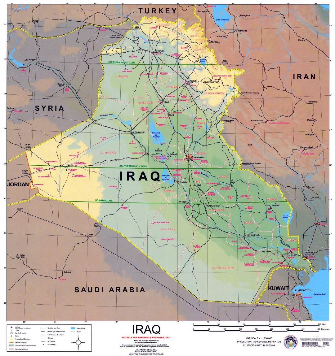 Grande mapa político y elevación de Iraq con carreteras, ciudades y aeropuertos