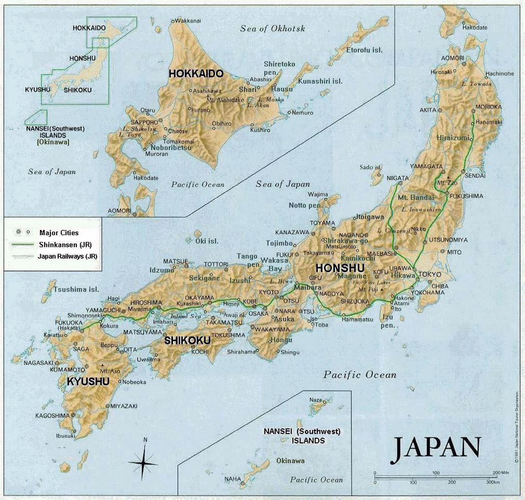 Detallado mapa en relieve de Japón con principales carreteras y ciudades