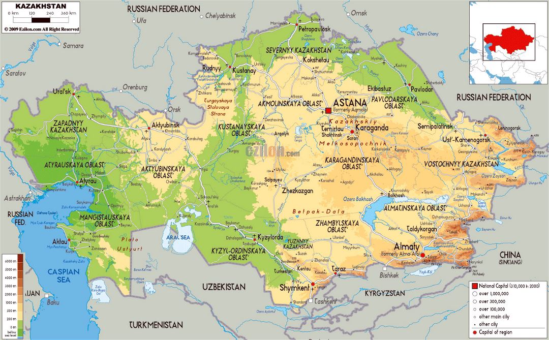 Grande mapa físico de Kazajstán con carreteras, ciudades y aeropuertos