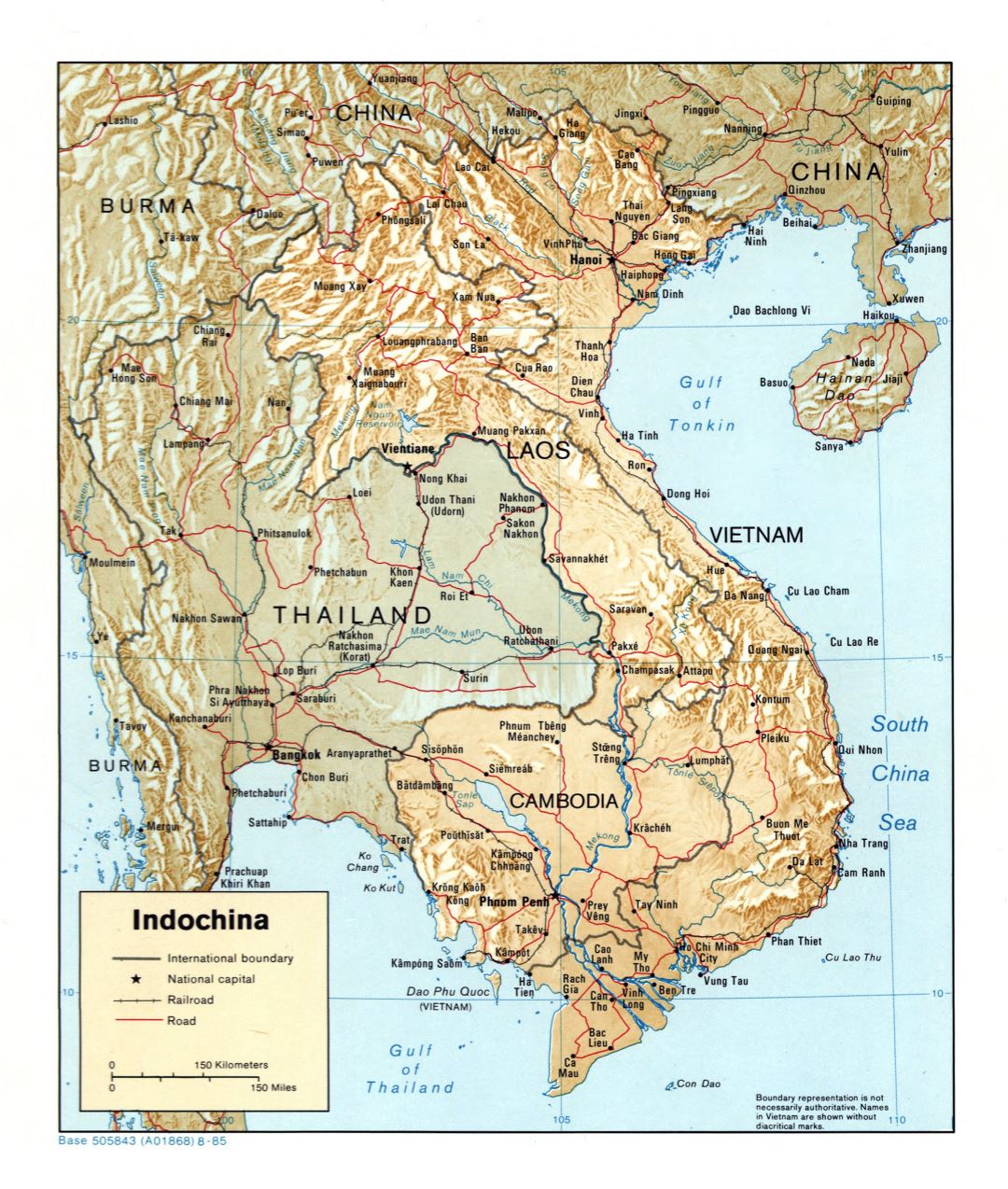 Grande detallado mapa político de Indochina con relieve, carreteras, ferrocarriles y principales ciudades - 1985