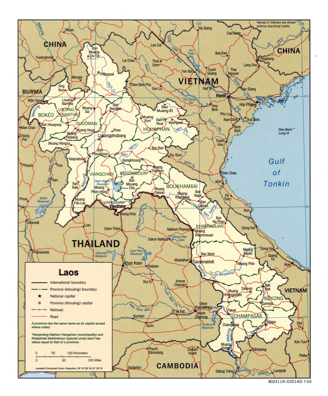 Grande detallado mapa político y administrativo de Laos con carreteras, ferrocarriles y principales ciudades - 2003