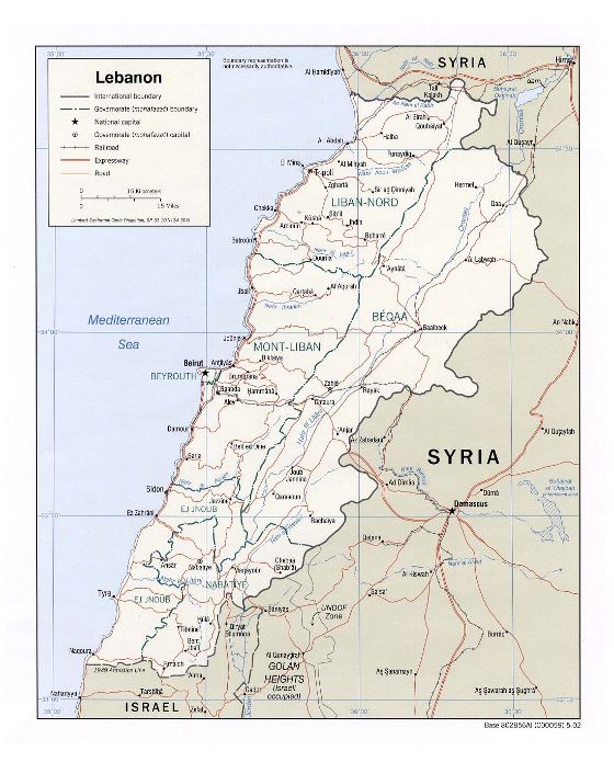 Detallado mapa político y administrativo del Líbano con carreteras, ferrocarriles y principales ciudades - 2002