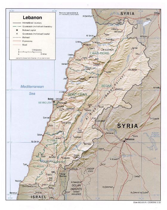 Detallado mapa político y administrativo del Líbano con relieve, carreteras, ferrocarriles y principales ciudades - 2002