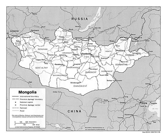 Detallado mapa político y administrativo de Mongolia con carreteras, ferrocarriles y principales ciudades